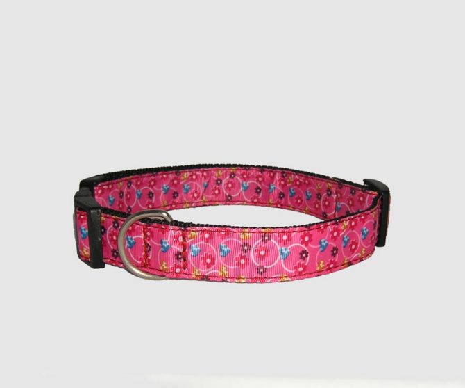 Ovratnica-za-psa-roza-roze-krogi-srcki